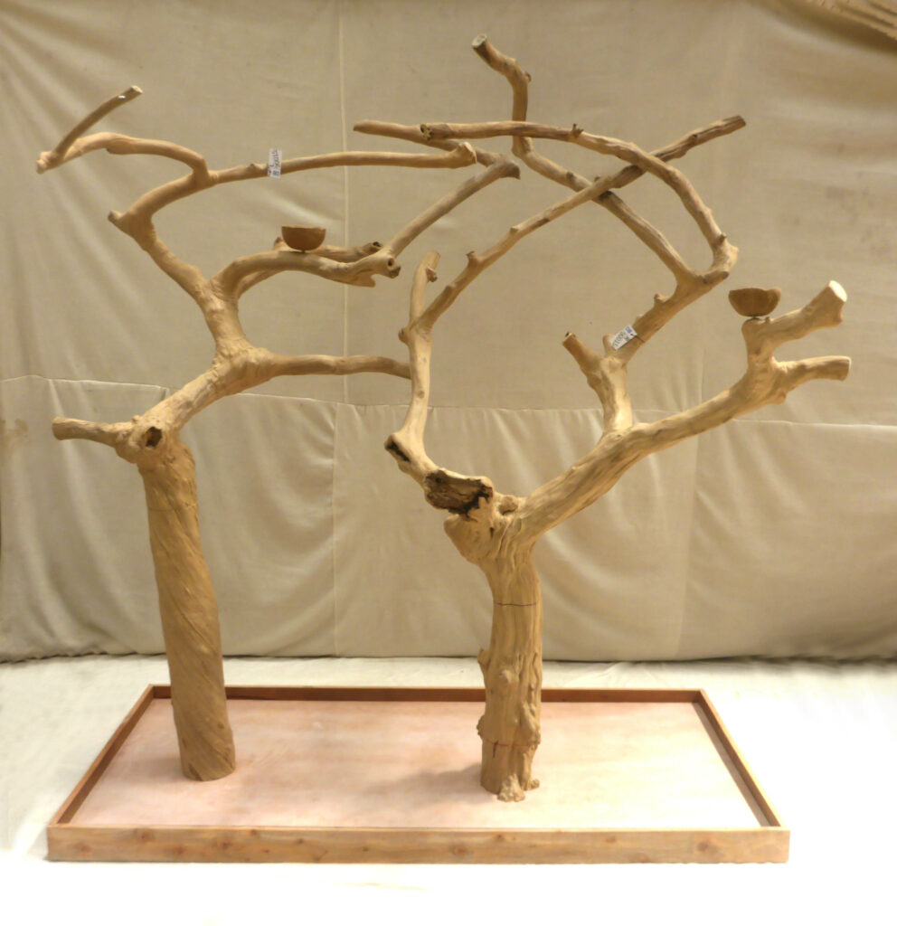 accessories/tree-perches.alt_texts.java_stand_2